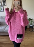 Pachnący sweter golf oversize La..mu - różowy