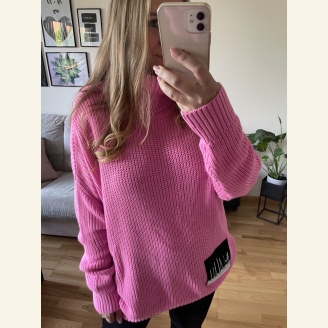 Pachnący sweter golf oversize La..mu - różowy