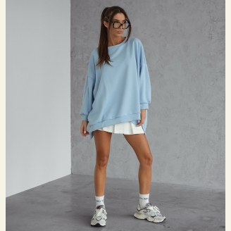 Bluza oversize z muchą Me Gusta - błękitna